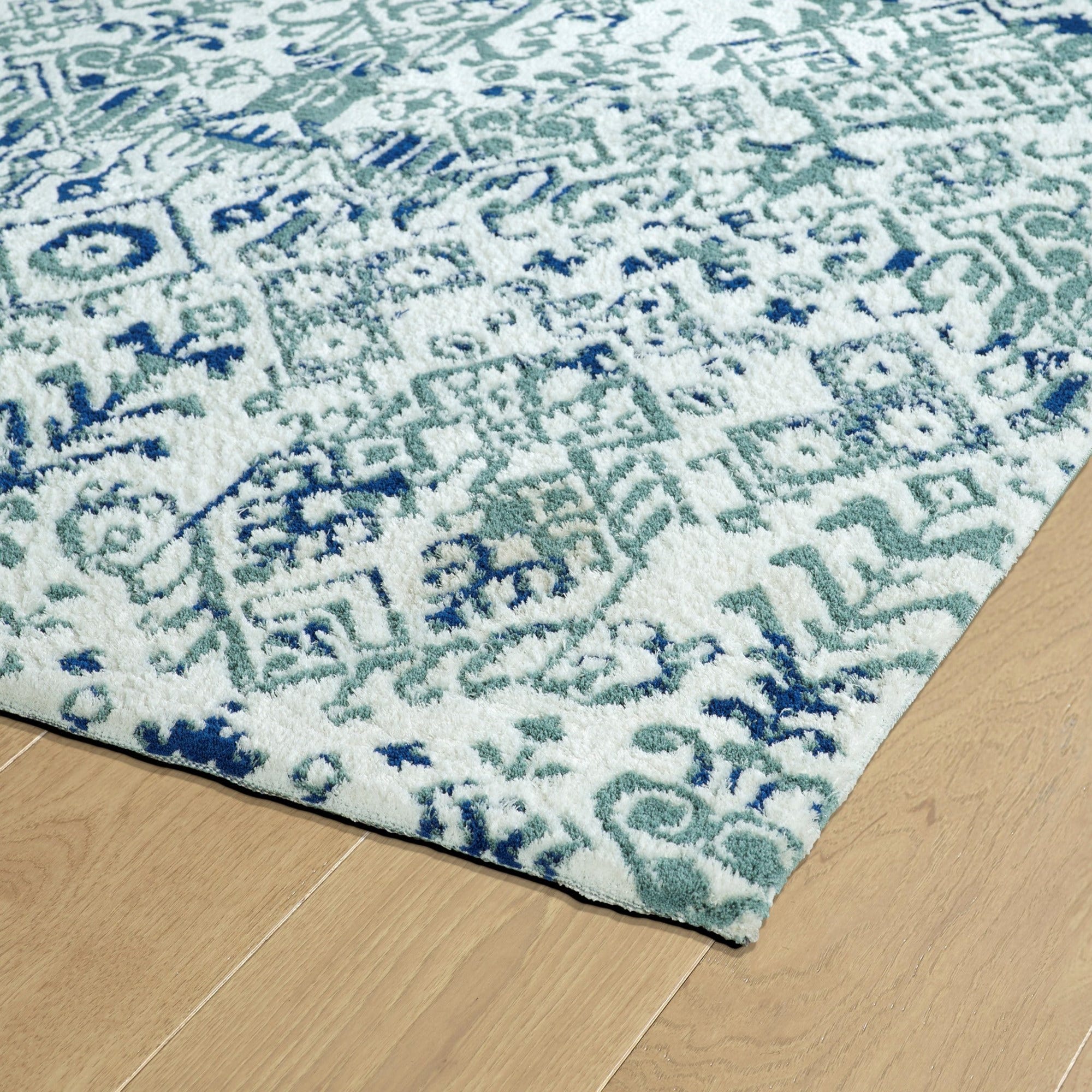 Area rug flooring | IQ Floors